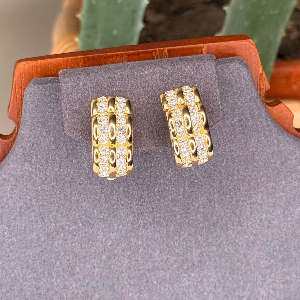 Vintage Swarovski Swan Signed Clip-On Earrings Gold Tone Crystal Pavé 1980s - Picture 2 of 7
